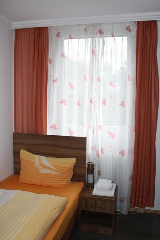 Hotel Zur Heidquelle Brémai repülőtér Kültér fotó